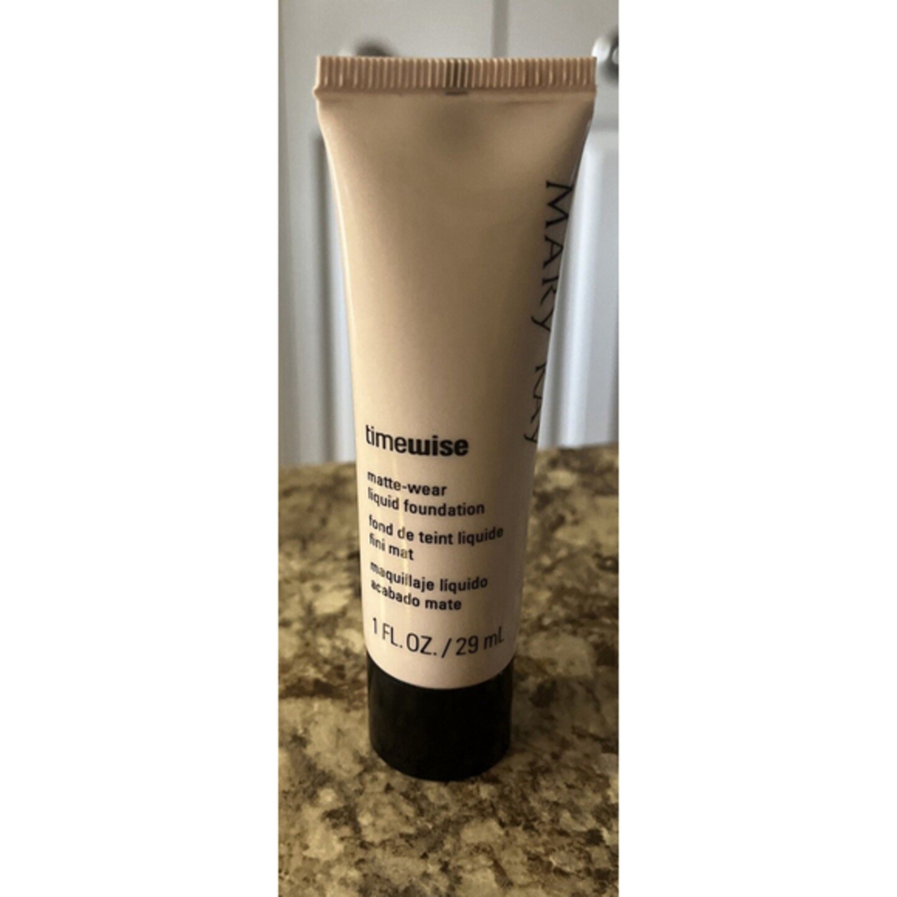 MARY KAY Timewise Matte Wear Liquid Foundation 1oz Ivory 5‎ 038754-New W/O Box